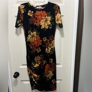 Zara trafaluc small flora dress. Cinched sides.. black w/ gold/orange flowers